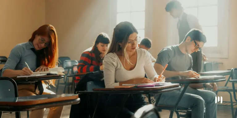 Estudantes realizando prova em sala durante a 2ª Edição do EQT